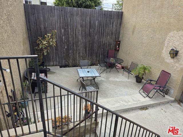 919 N Inglewood Avenue 17, Inglewood, CA 90302