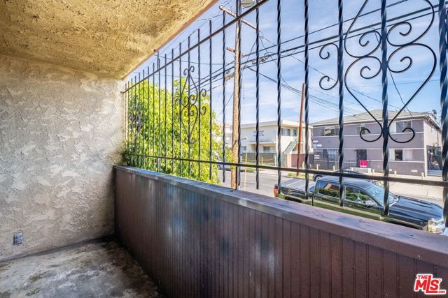 919 N Inglewood Avenue 17, Inglewood, CA 90302