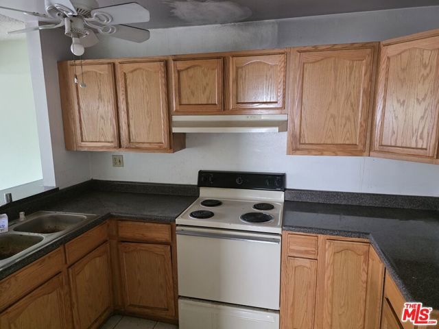 919 N Inglewood Avenue 17, Inglewood, CA 90302