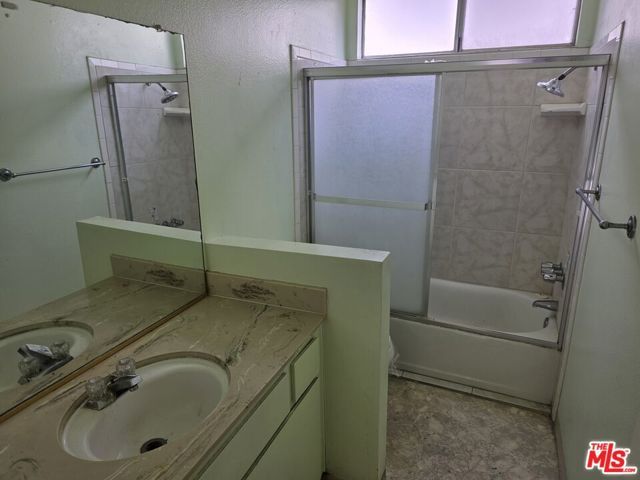 919 N Inglewood Avenue 17, Inglewood, CA 90302