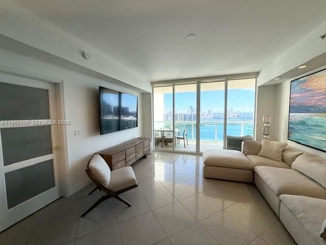 3330 NE 190th Street 1815, Aventura, FL 33180
