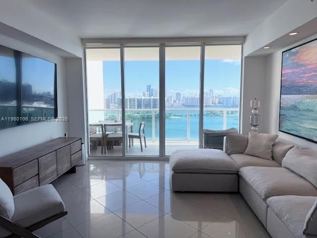 3330 NE 190th Street 1815, Aventura, FL 33180