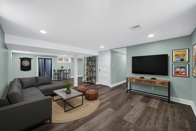 8224 Beech Avenue, Munster, IN 46321