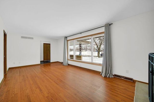 8224 Beech Avenue, Munster, IN 46321