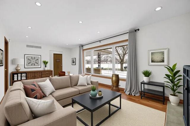 8224 Beech Avenue, Munster, IN 46321