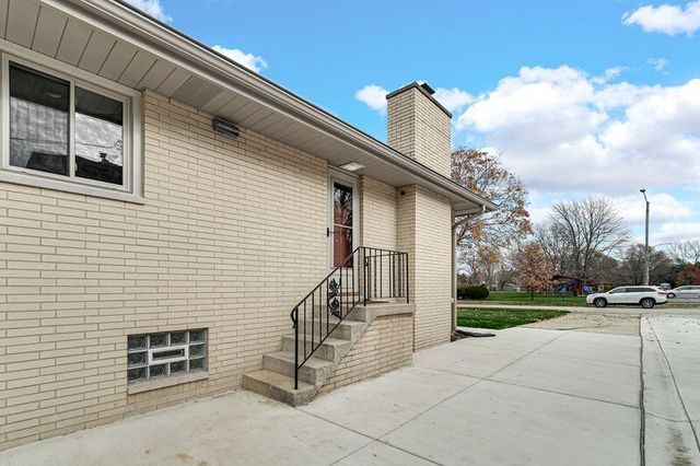 8224 Beech Avenue, Munster, IN 46321