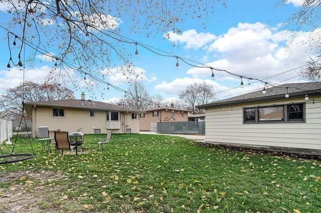 8224 Beech Avenue, Munster, IN 46321