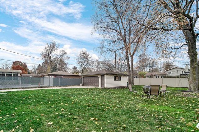 8224 Beech Avenue, Munster, IN 46321