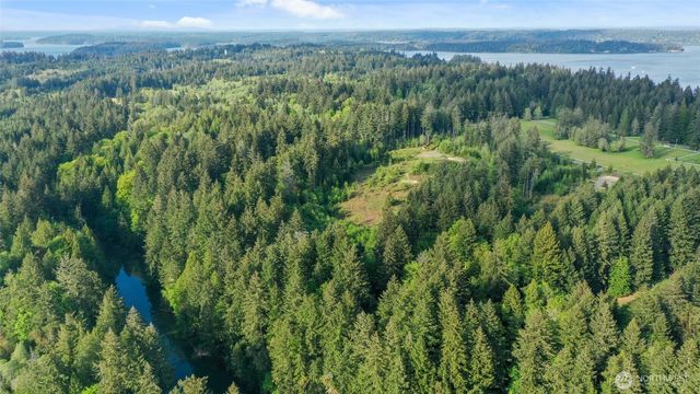 8511 Schirm Road NW, Olympia, WA 98502