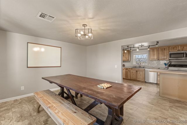 17252 S 178th West Avenue, Kellyville, OK 74039