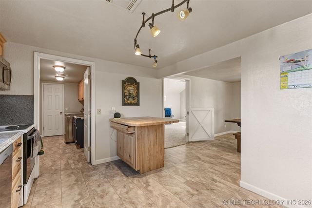 17252 S 178th West Avenue, Kellyville, OK 74039