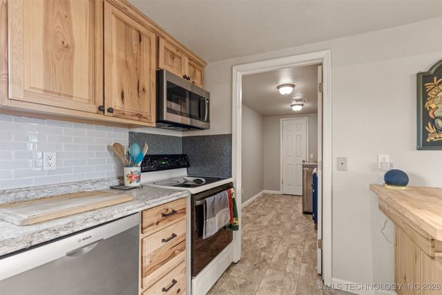 17252 S 178th West Avenue, Kellyville, OK 74039