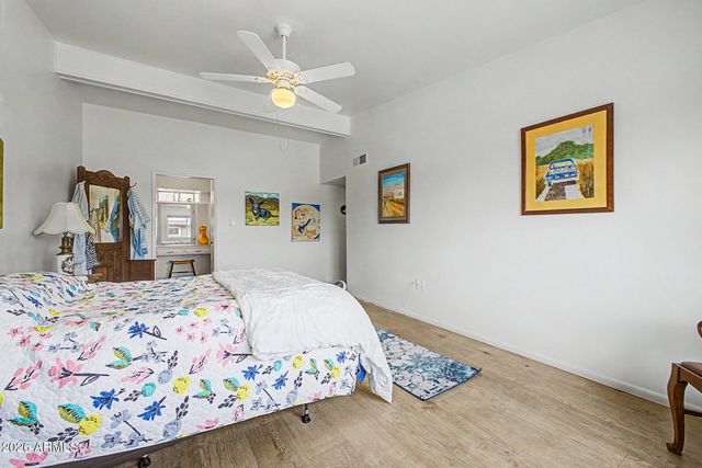 10807 N FAIRWAY Court W 212, Sun City, AZ 85351