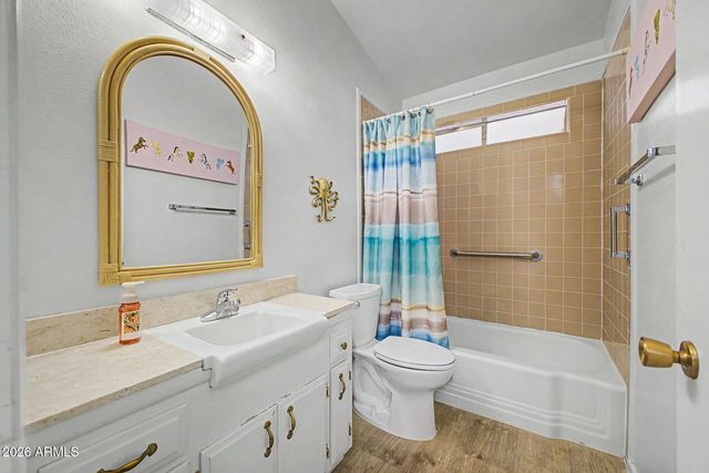 10807 N FAIRWAY Court W 212, Sun City, AZ 85351