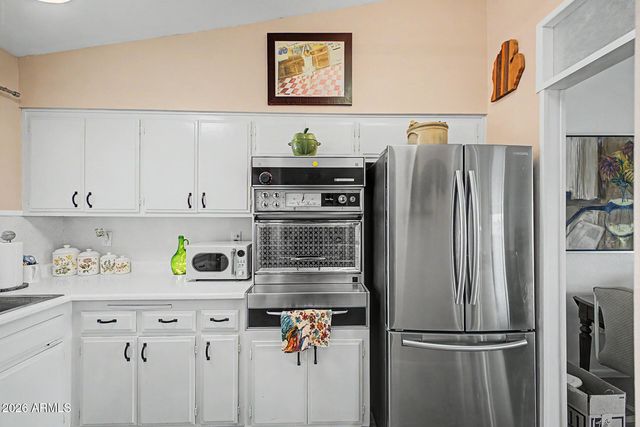 10807 N FAIRWAY Court W 212, Sun City, AZ 85351
