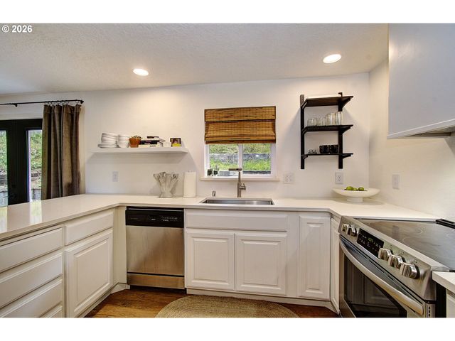 506 HAUSSLER Rd, Kelso, WA 98626