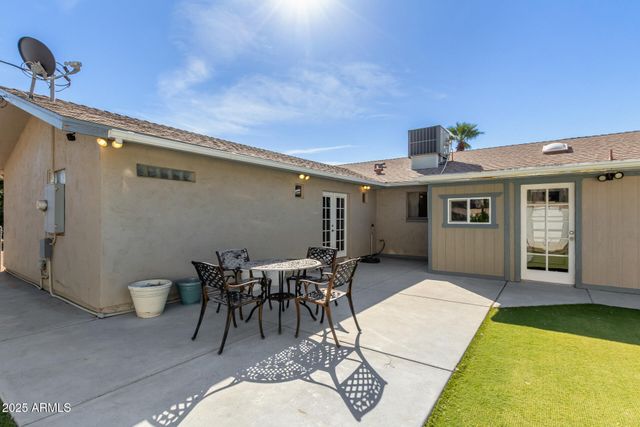 30 W DEL RIO Circle, Tempe, AZ 85282