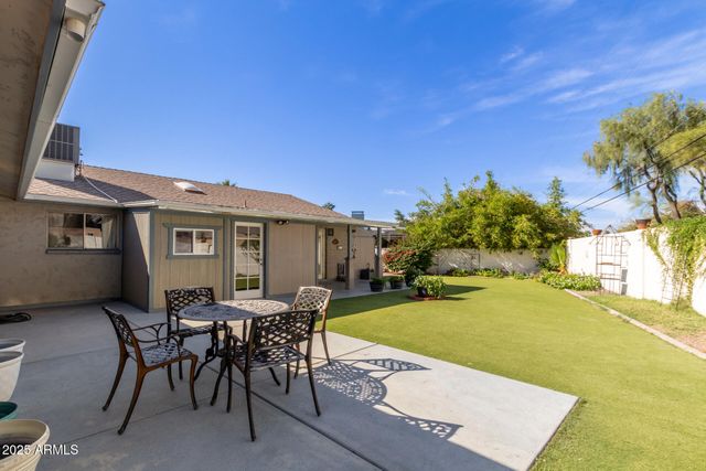 30 W DEL RIO Circle, Tempe, AZ 85282