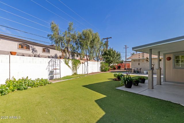 30 W DEL RIO Circle, Tempe, AZ 85282