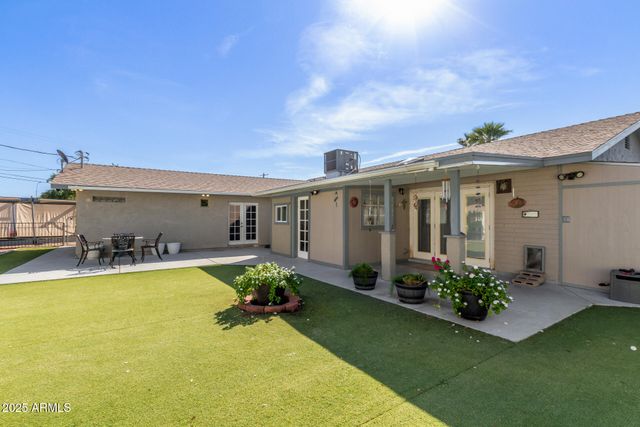 30 W DEL RIO Circle, Tempe, AZ 85282