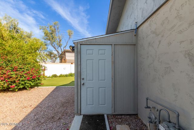 30 W DEL RIO Circle, Tempe, AZ 85282