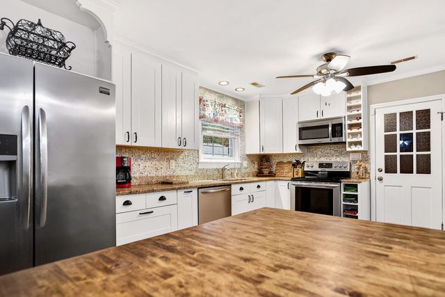 821 N Palmetto Street, Summerville, SC 29483