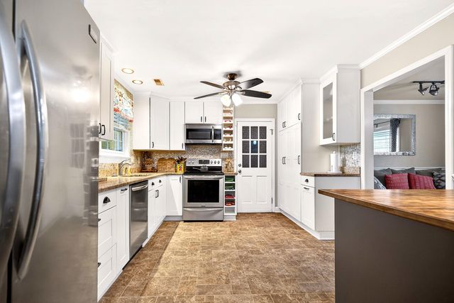 821 N Palmetto Street, Summerville, SC 29483