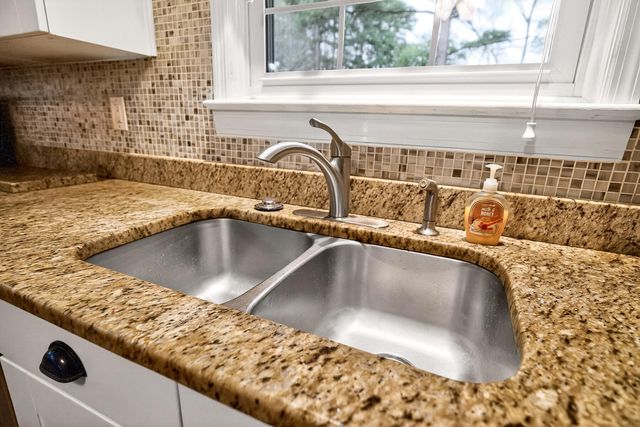 821 N Palmetto Street, Summerville, SC 29483