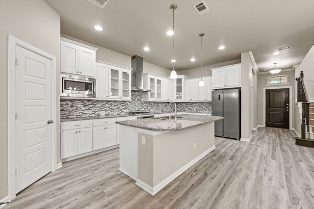 6835 Deleon Street, Irving, TX 75039