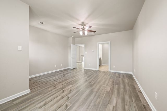 6835 Deleon Street, Irving, TX 75039
