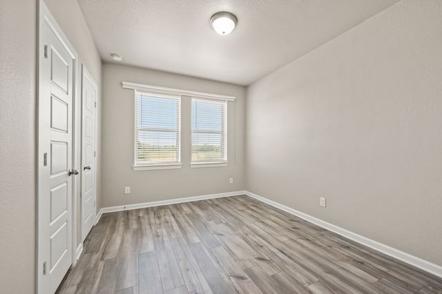 6835 Deleon Street, Irving, TX 75039