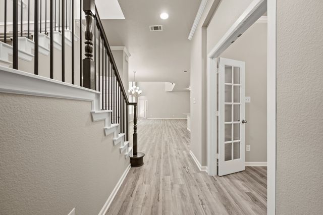 6835 Deleon Street, Irving, TX 75039