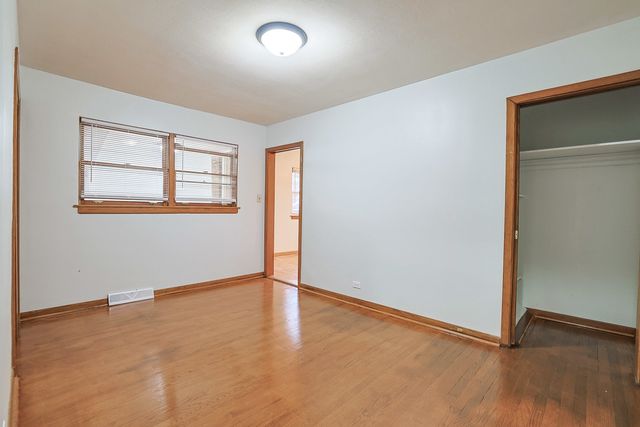 2 N Wisconsin Avenue, Addison, IL 60101