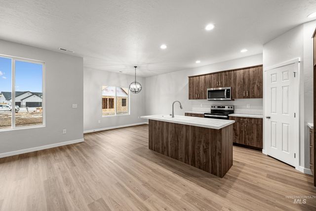 13656 Redway Ct, Caldwell, ID 83607