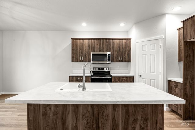 13656 Redway Ct, Caldwell, ID 83607