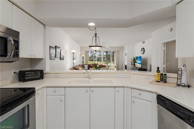 8085 Celeste DR 812, Naples, FL 34113