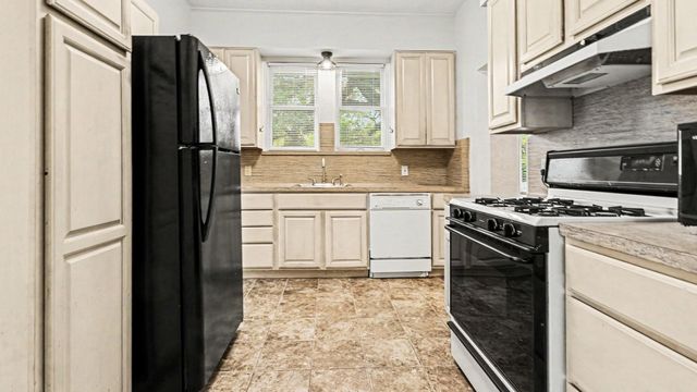 1902 Runneburg Road, Crosby, TX 77532