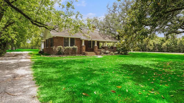 1902 Runneburg Road, Crosby, TX 77532
