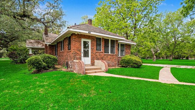 1902 Runneburg Road, Crosby, TX 77532