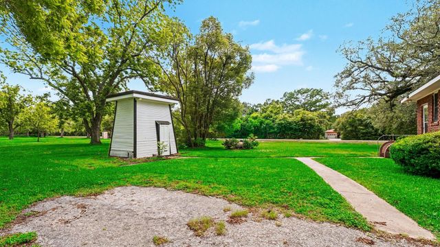 1902 Runneburg Road, Crosby, TX 77532