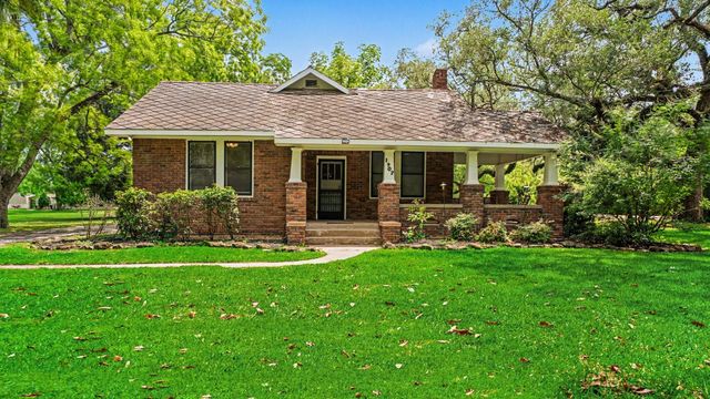 1902 Runneburg Road, Crosby, TX 77532