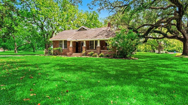 1902 Runneburg Road, Crosby, TX 77532