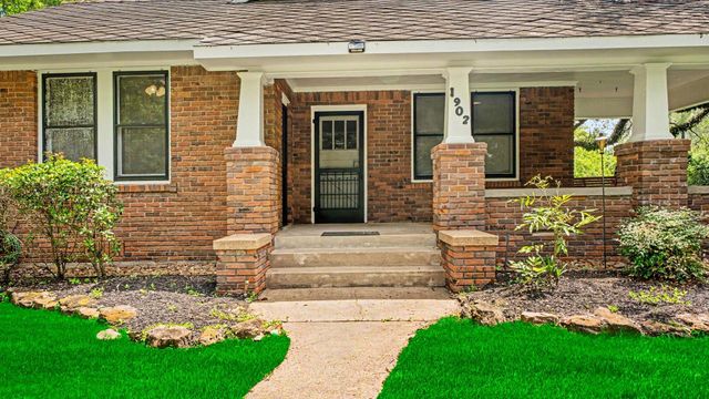 1902 Runneburg Road, Crosby, TX 77532