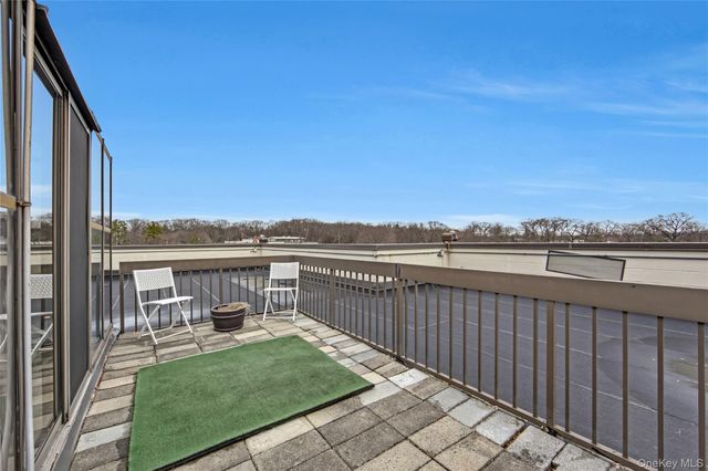 1374 Midland Avenue PH3, Bronxville, NY 10708