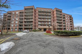 1374 Midland Avenue PH3, Bronxville, NY 10708