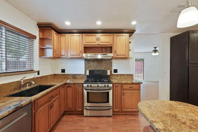 674 Privet Place, Manteca, CA 95336