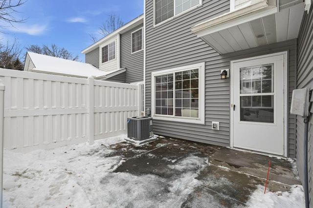 2037 Gresham Avenue N, Oakdale, MN 55128