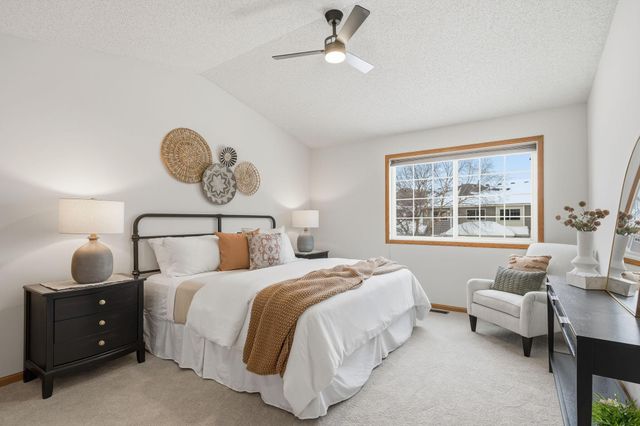 2037 Gresham Avenue N, Oakdale, MN 55128