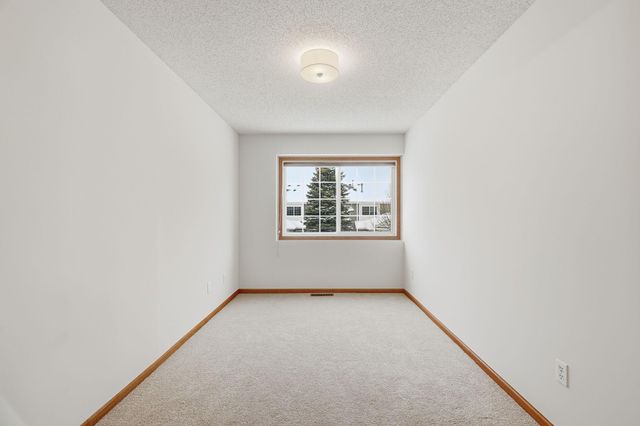 2037 Gresham Avenue N, Oakdale, MN 55128