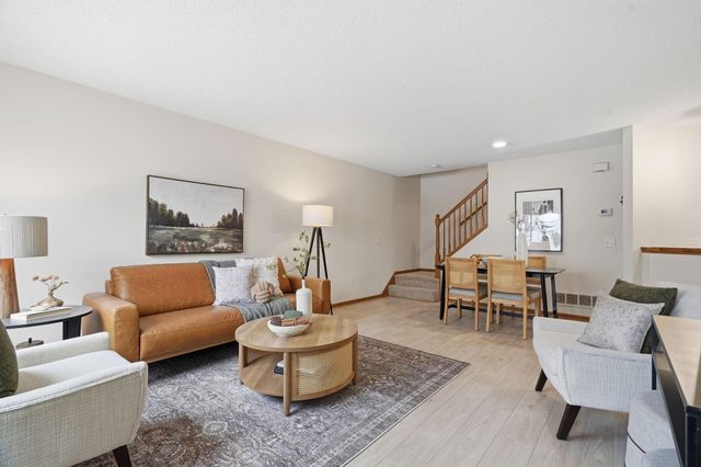 2037 Gresham Avenue N, Oakdale, MN 55128